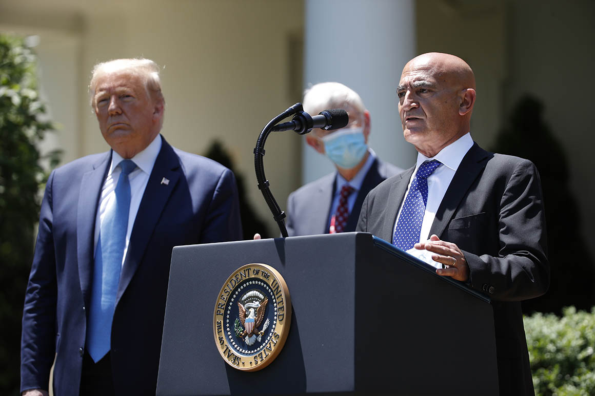  جاريد كوشنر في مذكراته: اختيار المغربي منصف السلاوي لإنتاج لقاح مضاد لكورونا كان بسبب خبرته و"الوعد الزمني" الذي قطعه لنا 