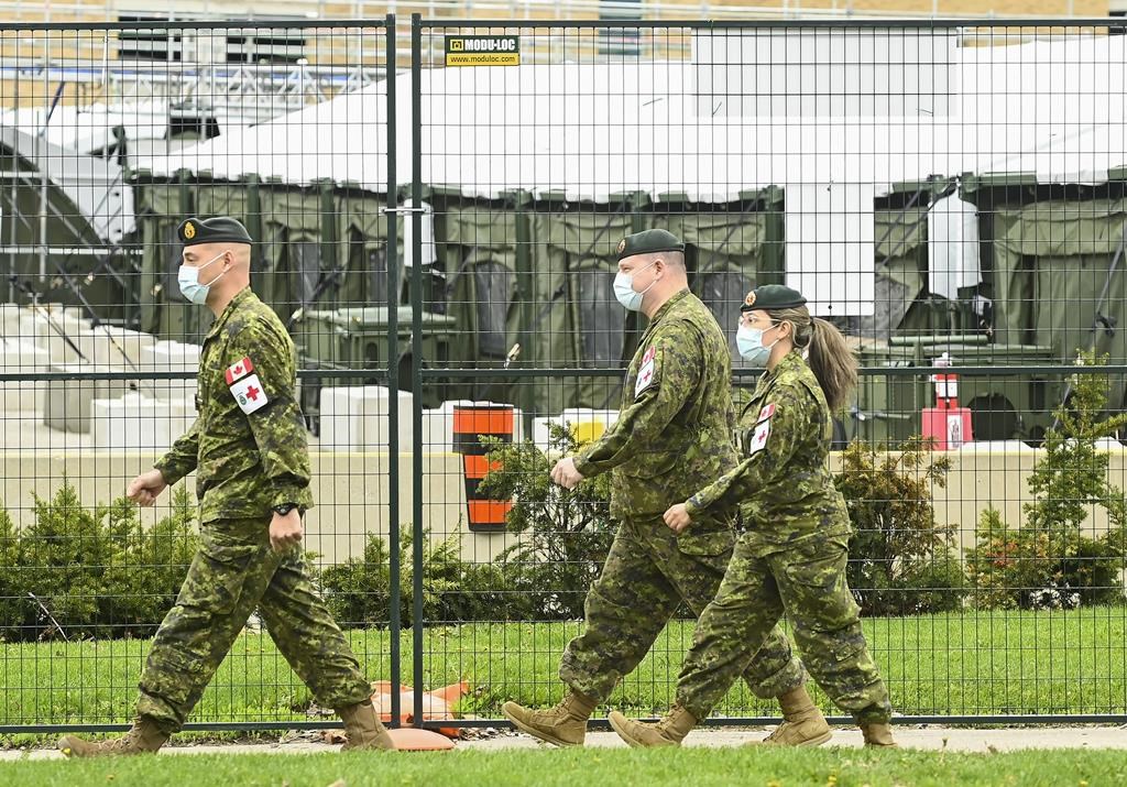  كندا تقوم بتسريح 299 عسكريا لرفضهم تلقي لقاحات كورونا 