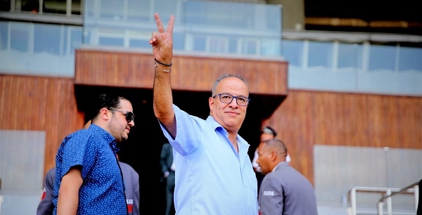  عزيز البدراوي.. الرئيس الذي يمزج بين الشعبوية وسلطة المال مُحاولا تسيير الرجاء بمنطق "الارتجال" 