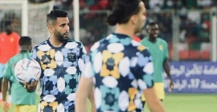  وزارة بنسعيد توجه إنذار قضائي ضد استغلال "الزليج المغربي" في أقمصة منتخب الجزائر 