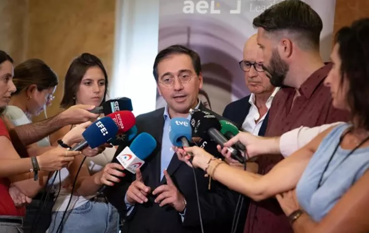 ألباريس: الاتفاق مع المغرب يتم الالتزام به، والعلاقات مع الجزائر يجب أن تكون على الاحترام وعدم "التدخل في الشؤون الداخلية"