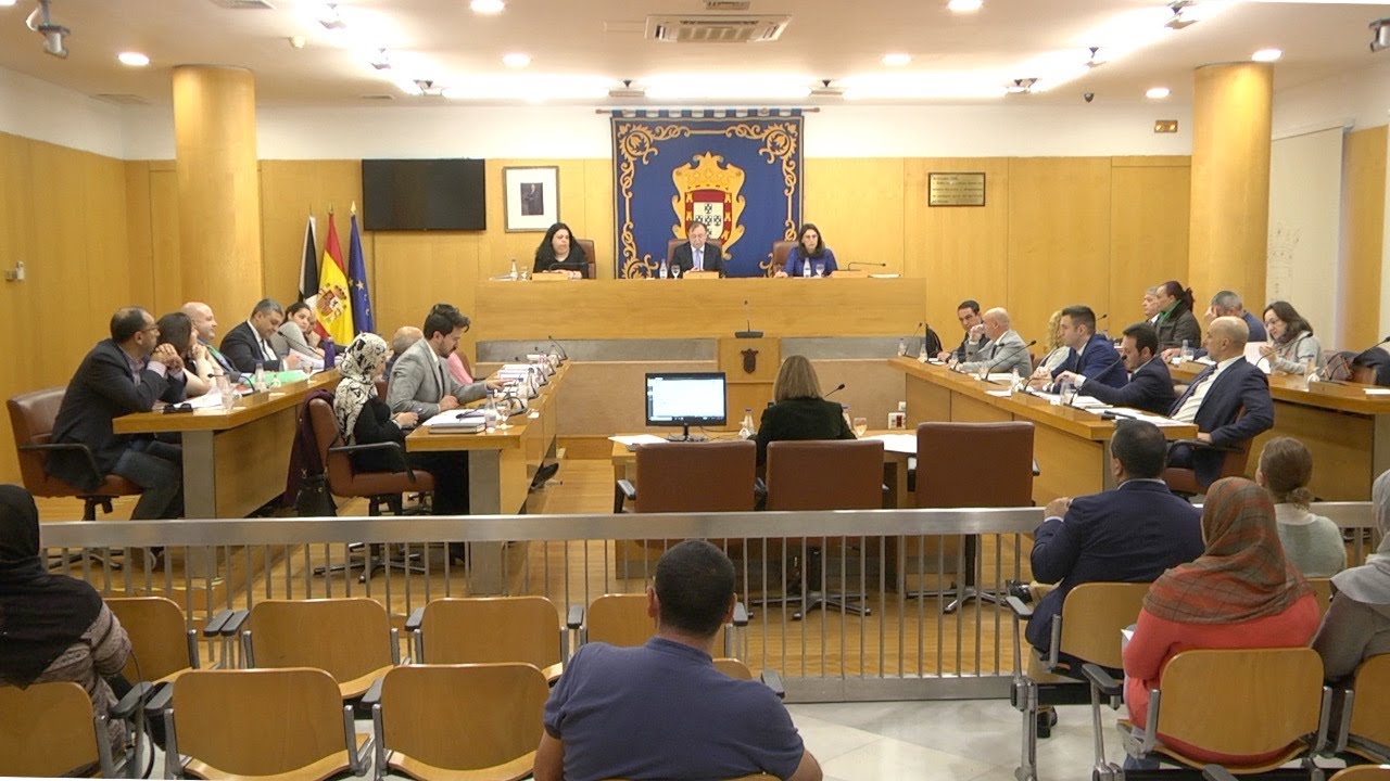  بمشاركة ذوي الأصل مغربي.. مجلس سبتة يعلن وزيرة إسبانية سابقة "شخصا غير مرغوب فيه" بسبب حديثها عن مغربية المدينة 