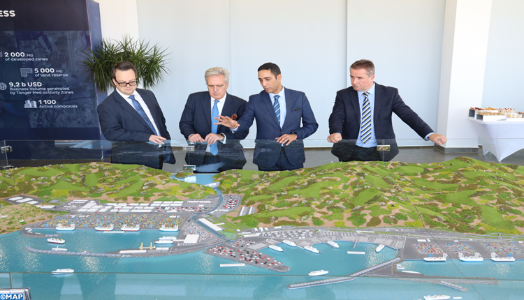 وفد برلماني بريطاني يزور المركب المينائي طنجة المتوسط