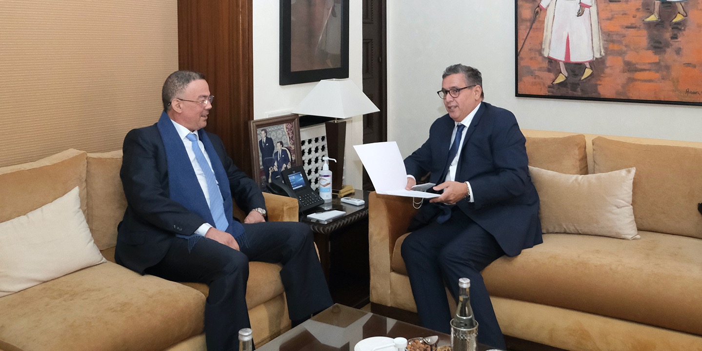  خاص - لقجع تلقى ضمانات حكومية لتنظيم "كان2025" قبل أشهر من سحبه لدولة غينيا 