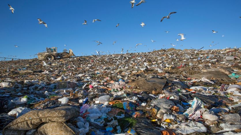 ساكنة الدار البيضاء تشتكي من الروائح الكريهة وتحمل المسؤولية إلى تدبير مطرح نفايات "هيروشيما"