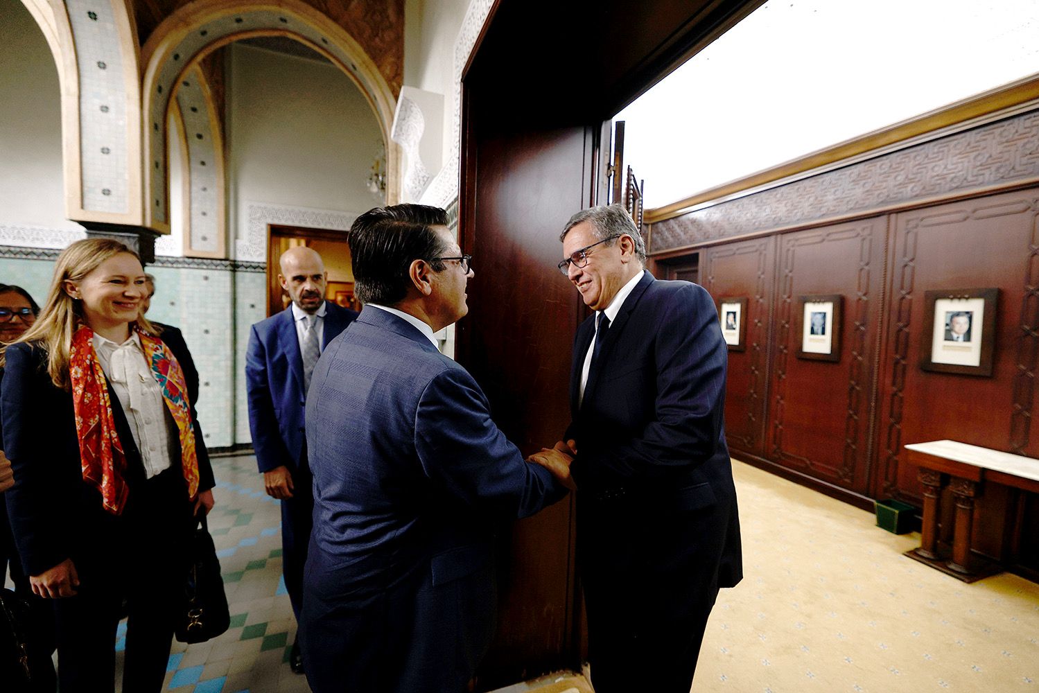  رئيس الحكومة يتباحث مع نائب رئيس البنك الأوروبي للاستثمار 