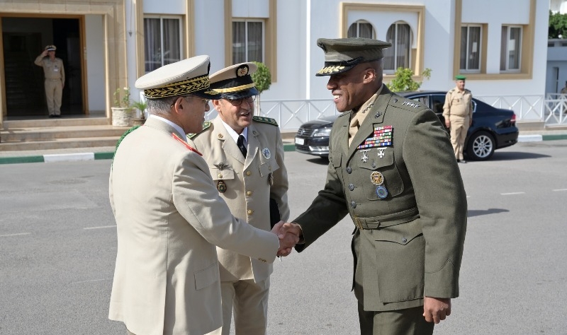  قائد القيادة الأمريكية في إفريقيا يتباحث مع قيادات الجيش المغربي حول التنظيم واللوجستيك الخاص بالدورات المقبلة لـ "الأسد الإفريقي" 