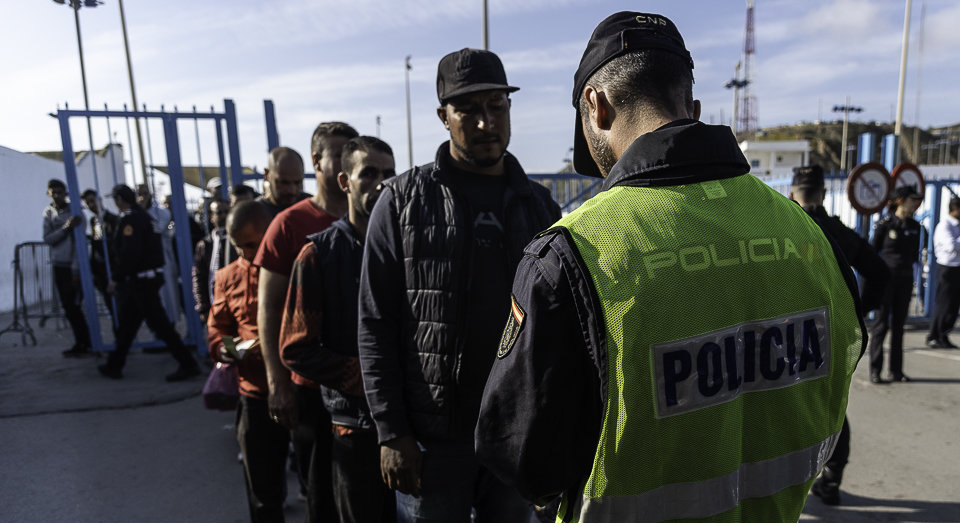 إسبانيا تتجه لتمديد شرط "الفيزا" لدخول سبتة ومليلية.. وأي اتفاق بين الرباط ومدريد يتأجل إلى السنة المقبلة