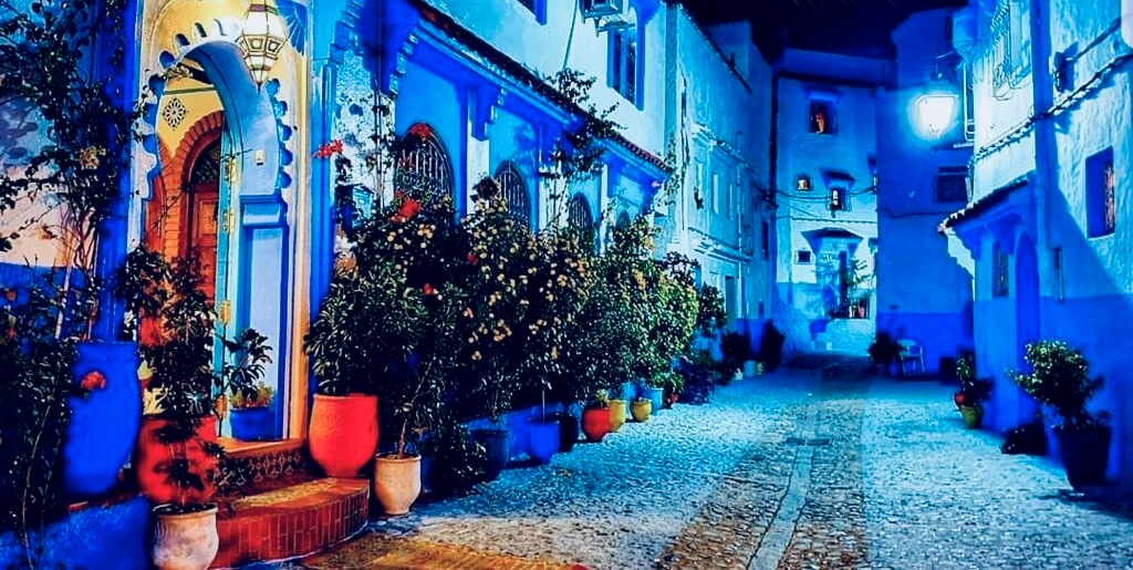 شفشاون.. "الجوهرة الزرقاء" التي تسحر زائريها بمناظرها الخلابة وتاريخها الذي يفوق الـ 500 سنة