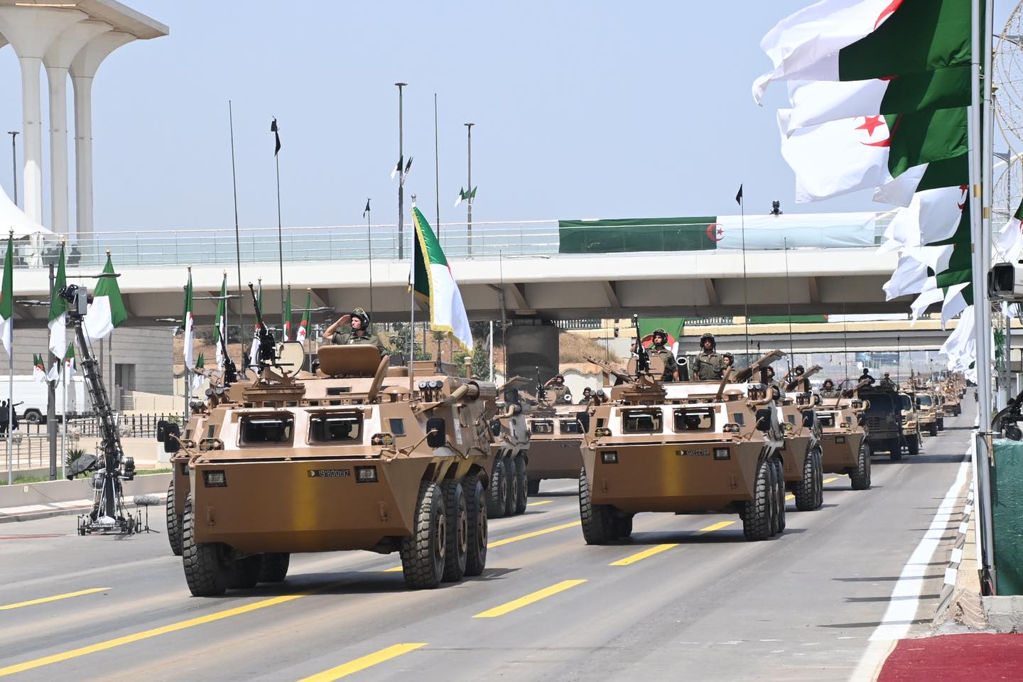  الجزائر تخصص 23 مليار دولار للتسلح في ميزانية 2023 ما يتجاوز مُخصصات رئاسة الجمهورية والداخلية والخارجية مجتمعة 