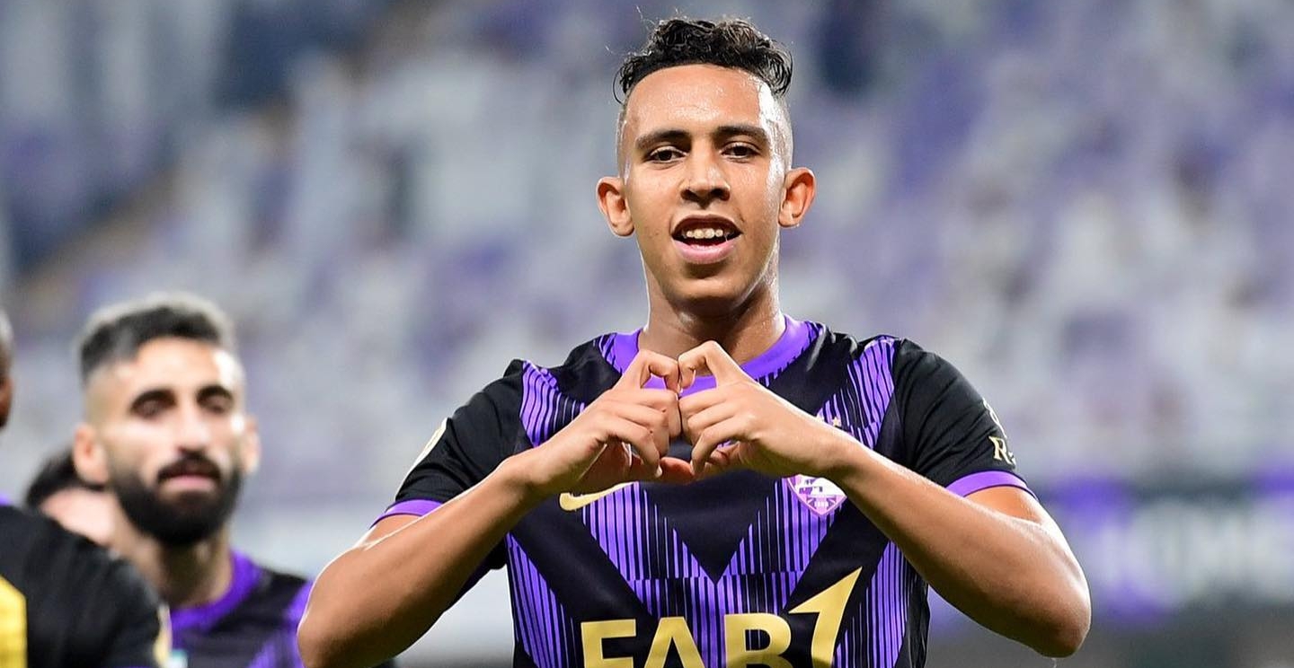  رحيمي يسجل هدفين ويقود العين لتعادل ثمين مع الشارقة 