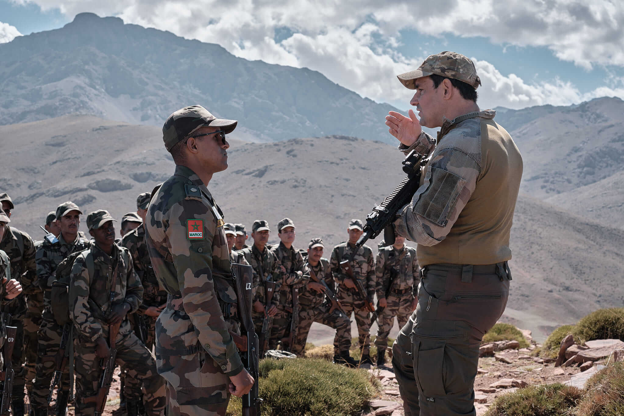  الجمود الدبلوماسي لم يصل للعلاقات العسكرية.. جبال الأطلس تحتضن تدريبا عسكريا بين القوات المغربية والفرنسية 