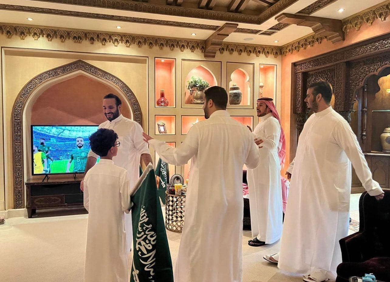  بطلب من ولي العهد.. ملك السعودية يأمر بجعل الأربعاء يوم عطلة بمناسبة فوز منتخب بلاده على الأرجنتين في كأس العالم 