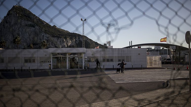 إسبانيا والاتحاد الأوروبي يقترحان على المملكة المتحدة إنشاء منطقة تنقل حرّة للأشخاص والبضائع مع مضيق جبل طارق