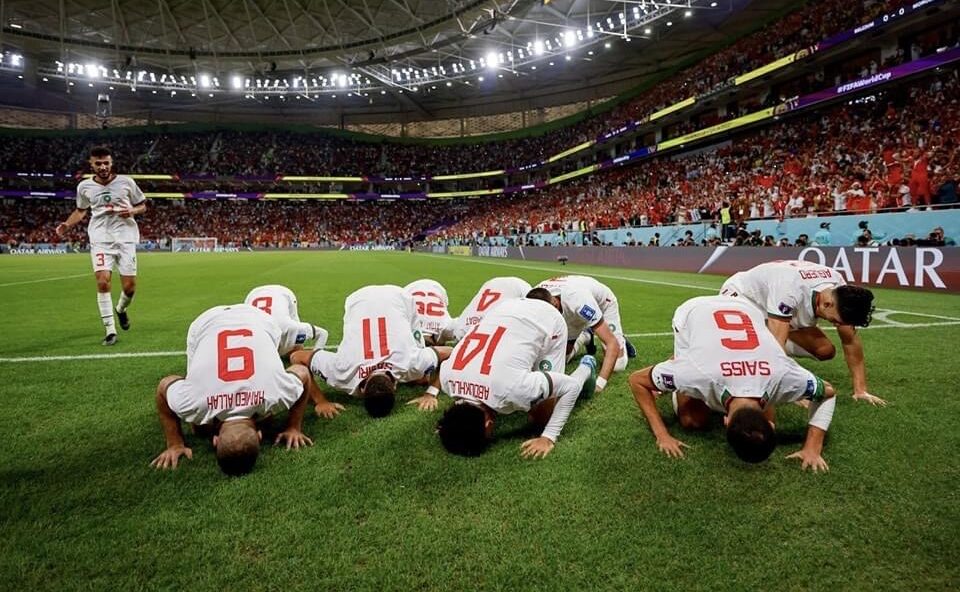  وليد الركراكي بعد الفوز على بلجيكا: تعذبنا لنهدي الفوز والفرح للشعب المغربي 