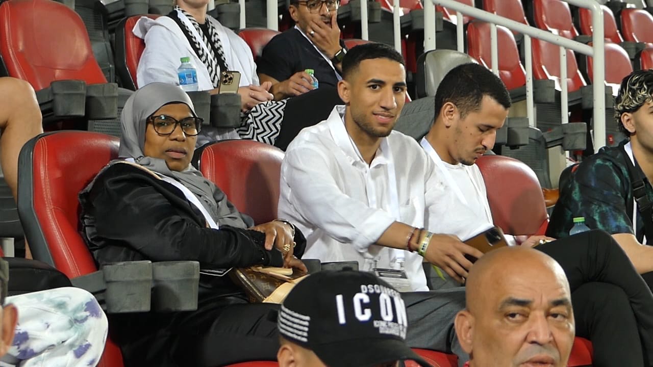  خلف الأبواب المغلقة.. الركراكي يرخص لأrارب اللاعبين حضور مران الإثنين‎‎ 