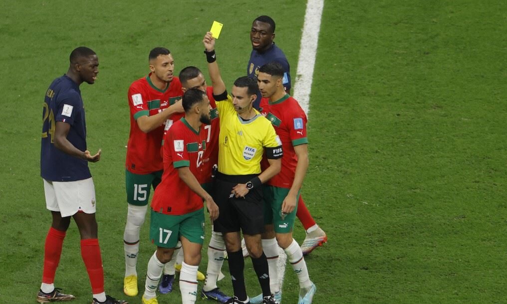 لقجع يَعترض لدى الـ FIFA على قرارات الحكم المكسيكي الذي قاد مباراة المنتخب المغربي ضد فرنسا