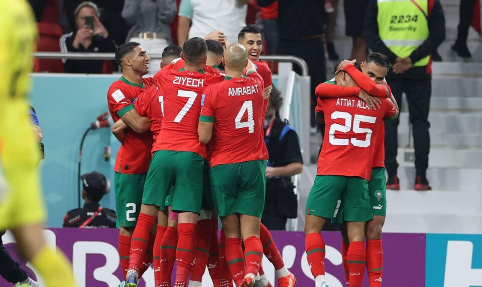 موقع "فيفا" يحتفي بانجاز المنتخب المغربي