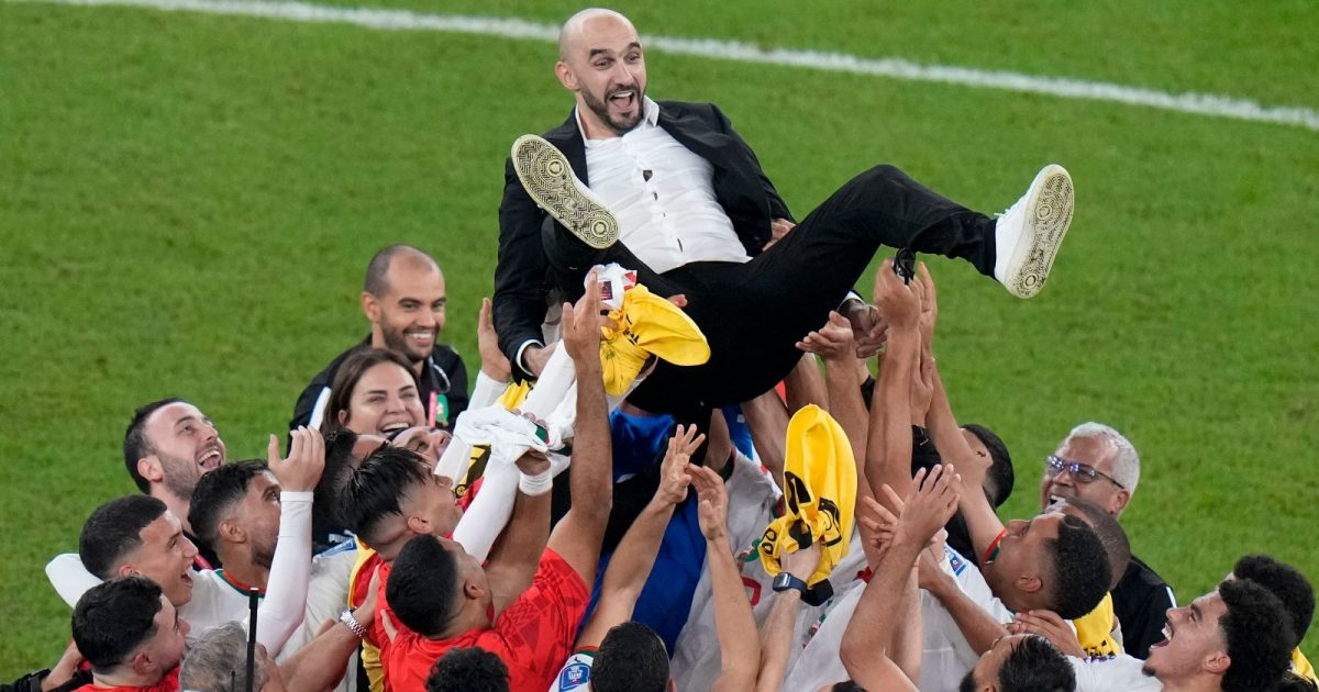  وليد الركراكي.. قائد كتيبة "الأسود" ومُروضها لهزم الخصوم وصنع التاريخ الكروي للمغرب 