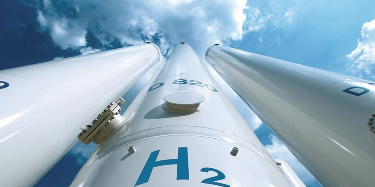 لديه الشمس والمساحة.. مخاوف إسبانية من منافسة المغرب في إنتاج الهيدروجين الأخضر بعد تقرير بنك الاستثمار الأوروبي