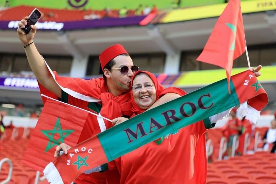  الجمهور المغربي.. من القارات الخمس توافد عل قطر لمساندة "الأسود" في كأس العالم 