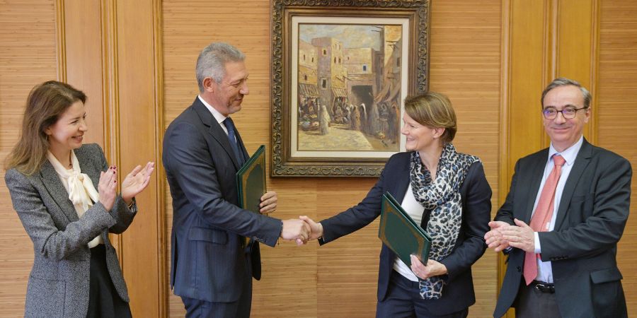 تفعيل عملية استحواذ مجموعة "هولماركوم" على غالبية حصص شركة "القرض الفلاحي" في رأسمال مصرف المغرب