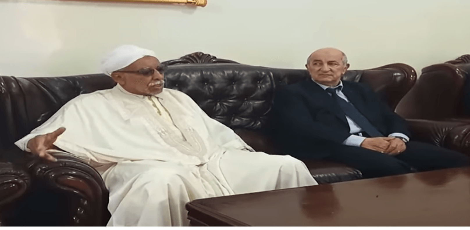 جون أفريك: الجزائر تحاول أن تستقطب إلى صفّها إحدى القوى الناعمة للمغرب وهي "الطريقة التيجانية"