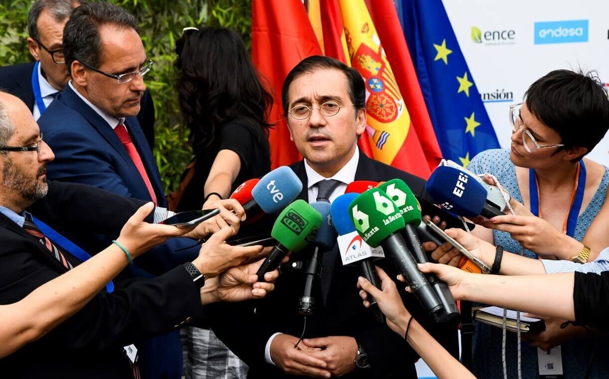 ألباريس يعلن تخلي إسبانيا عن الحوار مع الجزائر بخصوص عدم التزامها بالاتفاق التجاري ويؤكد أن "الأمر بيد الاتحاد الأوروبي"