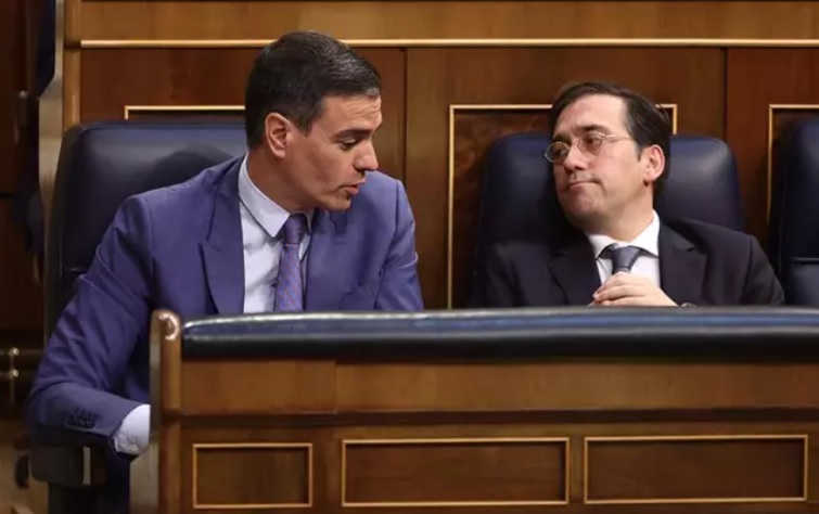  أحزاب سياسية إسبانية تُطالب سانشيز وألباريس بالحضور للبرلمان لتوضيح أجندات الاجتماع الرفيع مع المغرب 