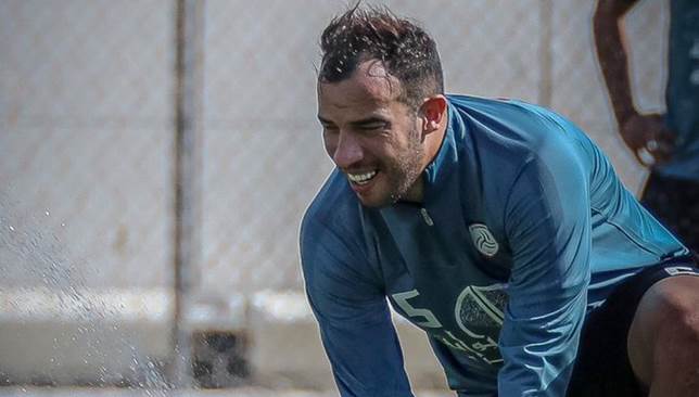 الدولي الجزائري جمال بلعمري يغادر معسكر الوداد في "المعمورة" بسبب خلاف حول بنود العقد