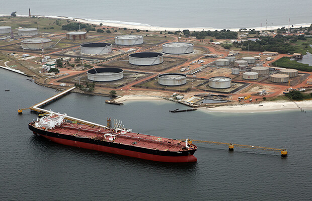 روسيا تُزود المغرب بـ 370 ألف طن من المواد البترولية هربا من عقوبات الاتحاد الأوروبي