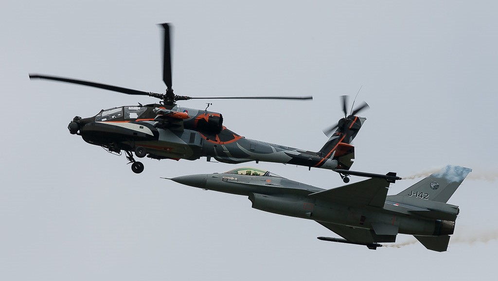  المغرب يُعد البنية التحتية العسكرية لاستقبال أسراب من مقاتلات F16 ومروحيات الأباتشي في 2025 