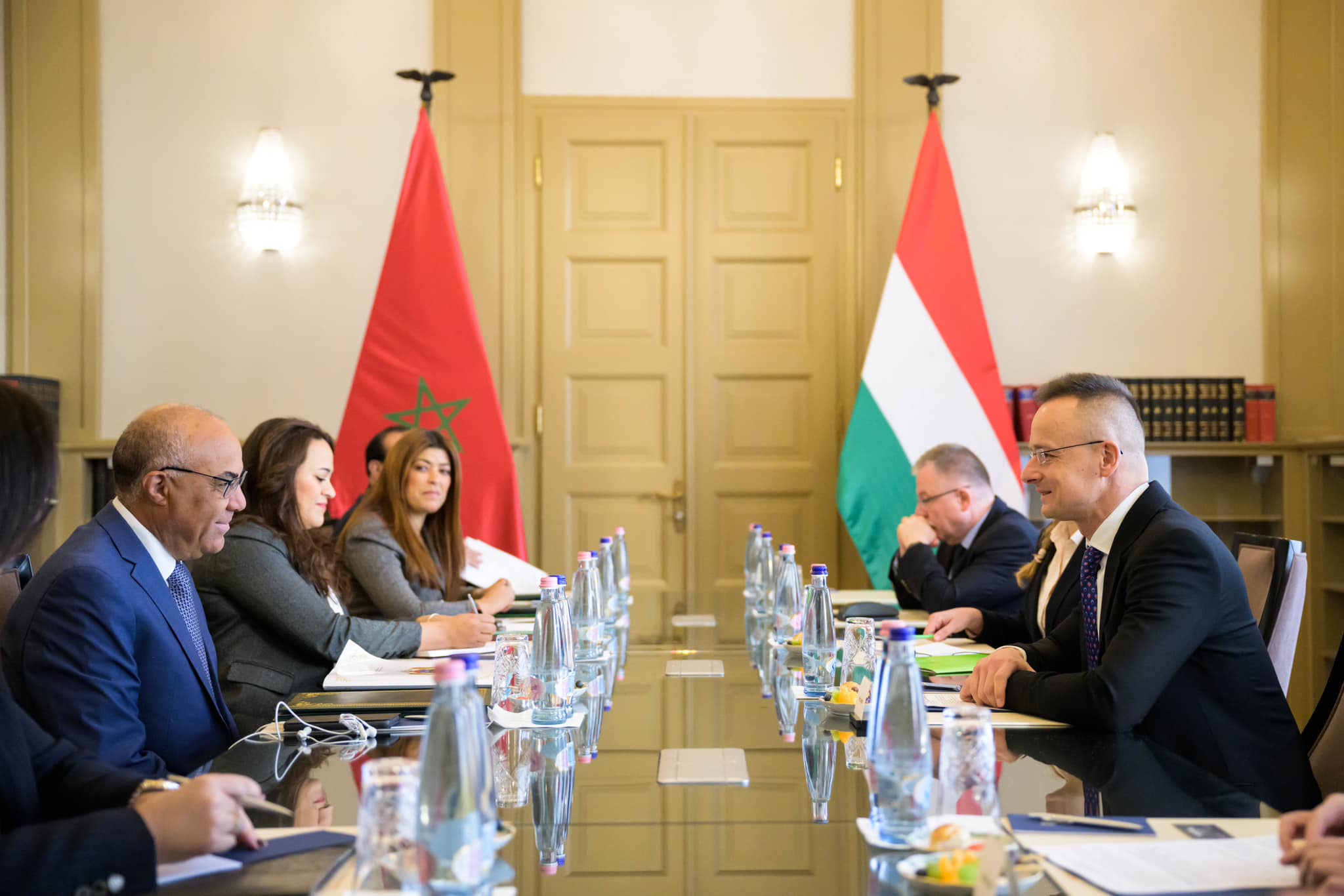 في غمرة الصراع مع البرلمان الأوروبي.. هنغاريا تحول سفارتها بالرباط إلى مكتب اتصال لحلف الناتو في المغرب