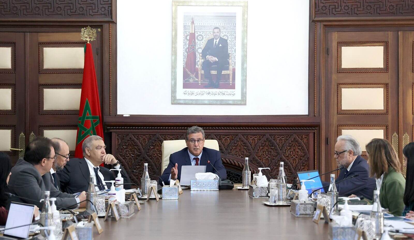  اجتماع حكومي يكشف حجم البيروقراطية.. حذَفَ 60% من الوثائق المطلوبة لقبول المشاريع و50% بشأن تعبئة الوعاء العقاري 