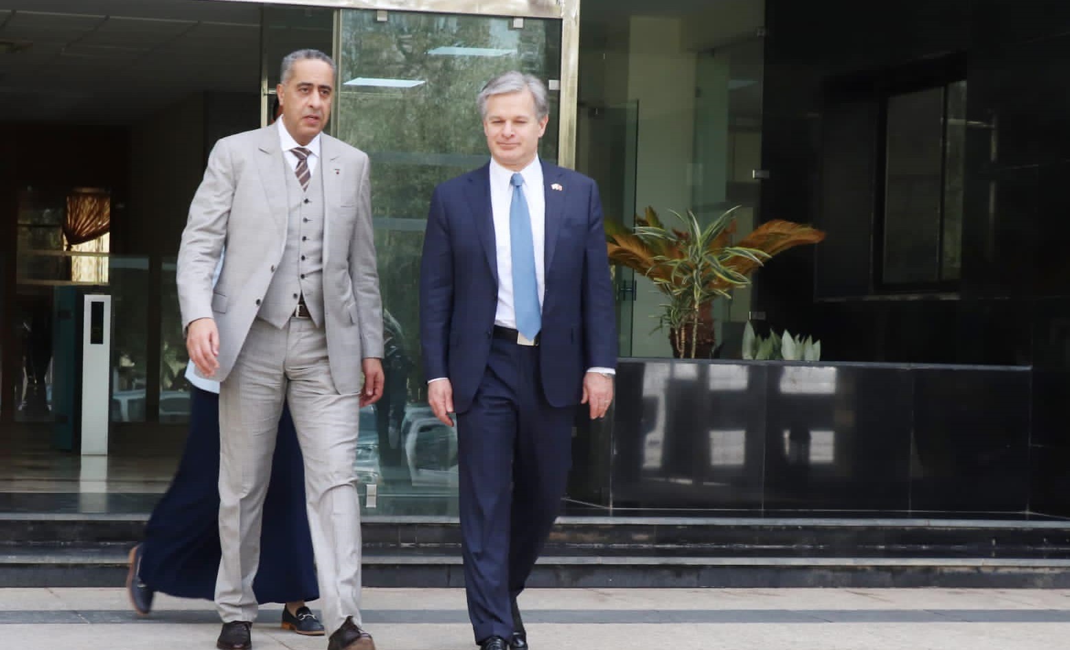 الحموشي يستقبل مدير الـ FBI بخصوص الجرائم العابرة للحدود والتنظيمات الإرهابية