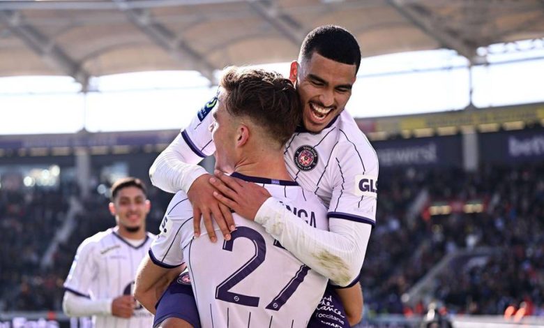  الدولي المغربي زكرياء أبو خلال يسجل لتولوز في مرمى رين برسم الجولة 23 من الدوري الفرنسي 