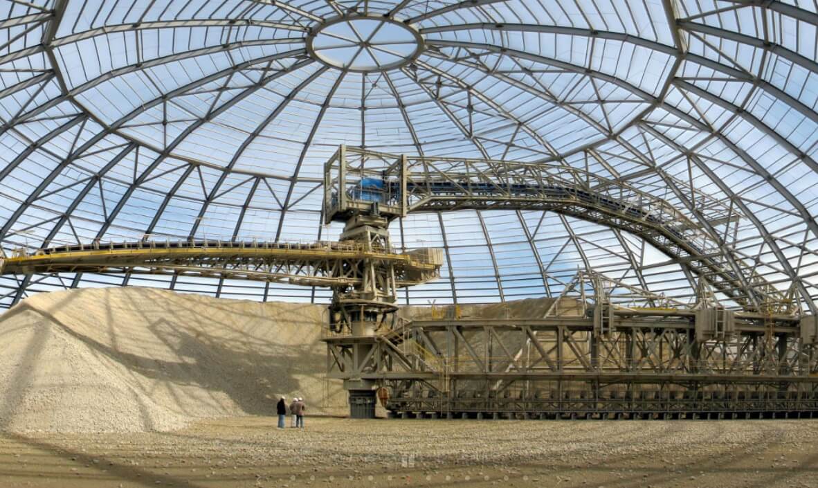  آخرها شركة إيطالية أثارت غضب "البوليساريو".. الصحراء المغربية تواصل استقطاب استثمارات الأجنبية رغم قرارات المحكمة الأوروبية 