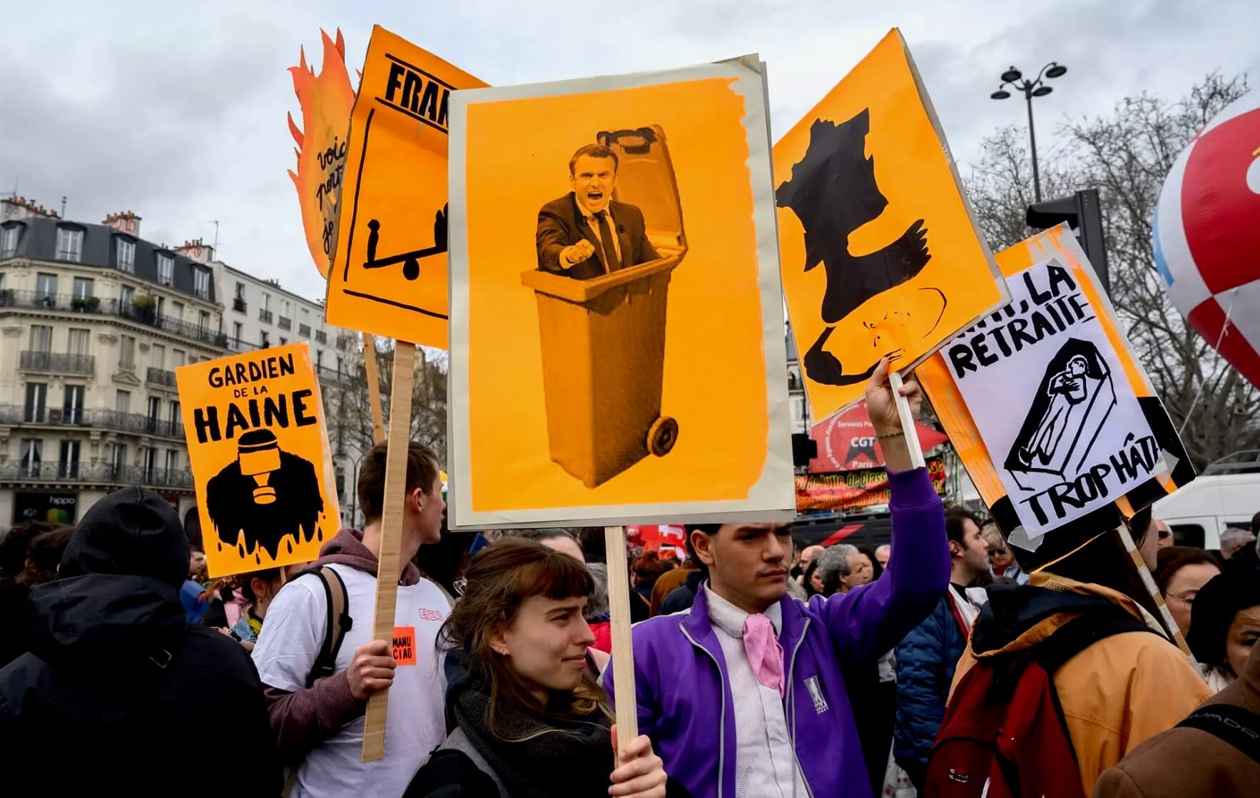 فرنسا.. 72 بالمائة من الفرنسيين غير راضين عن إيمانويل ماكرون