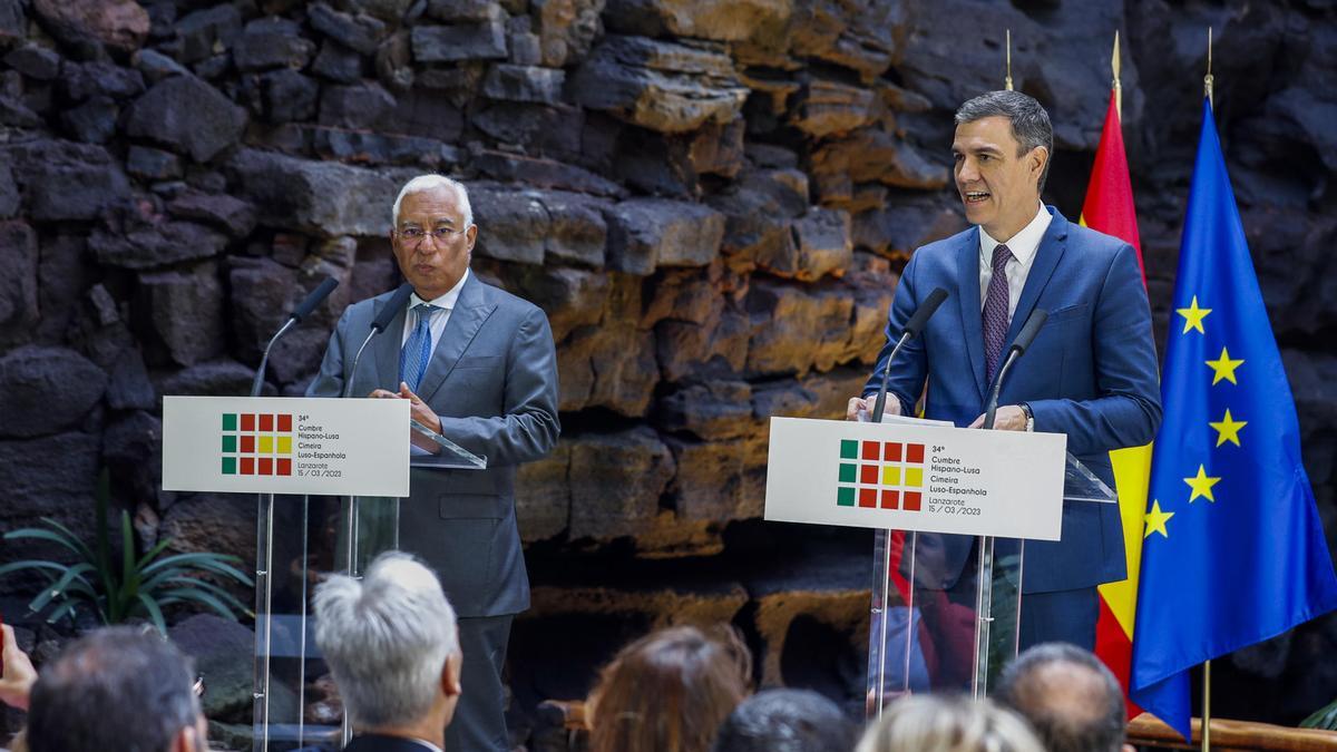 رئيس الوزراء البرتغالي يرحب بانضمام المغرب للملف المونديالي المشترك