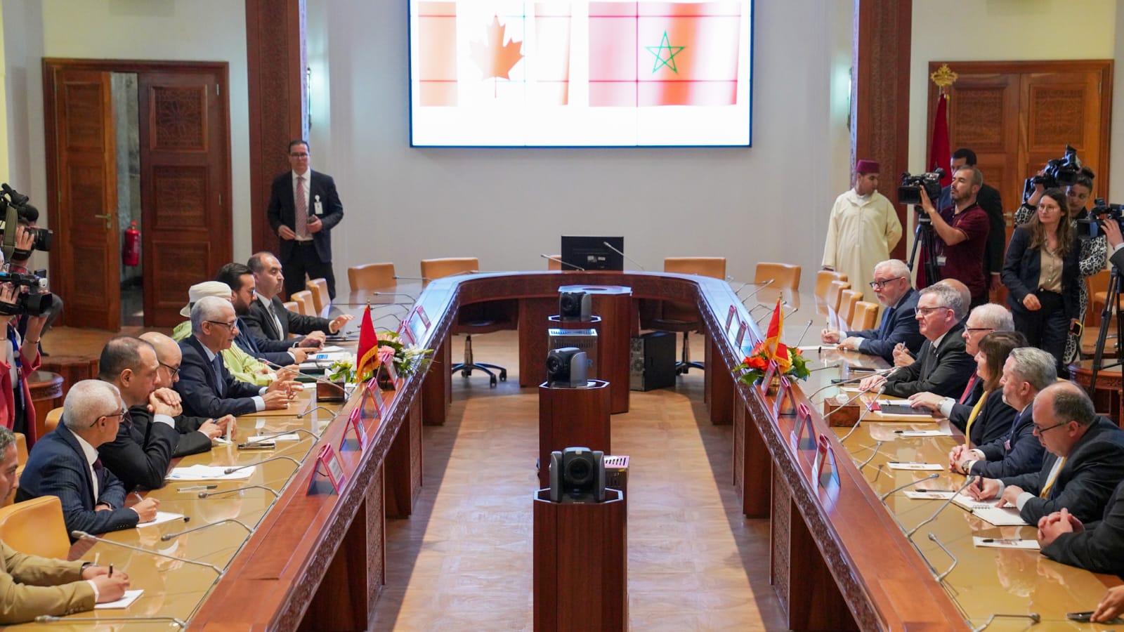  الطالبي العلمي يتباحث مع رئيس مجلس الشيوخ الكندي 