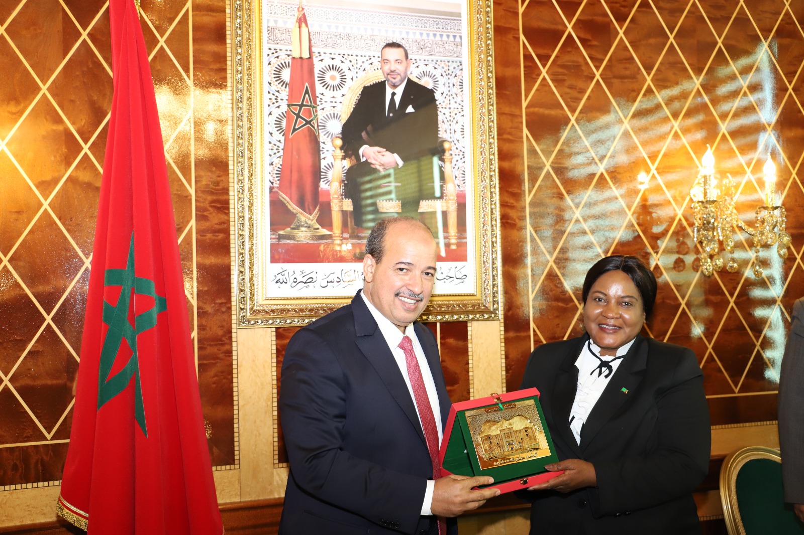  ميارة يستقبل نائبة رئيس الجمعية الوطنية بزامبيا ويشيد بافتتاح بلادها سفارة بالرباط وقنصلية بالعيون 