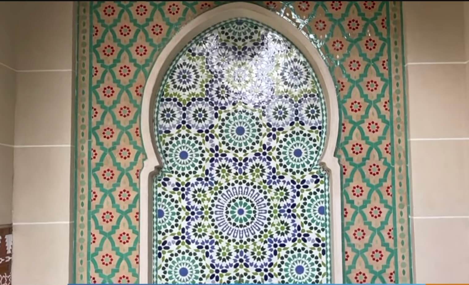  الزليج المغربي يضفي البهاء على إحدى مساجد بوينوس أيريس بالأرجنتين 