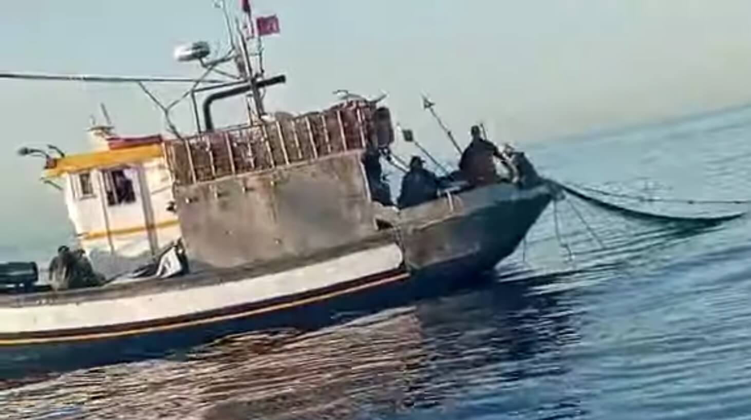 الحكومة المغربية تعتبر خرق الصيادين المغاربة لقوانين الصيد البحري وولوج المياه الإقليمية الإسبانية "أمرا طبيعيا في بعض الأحيان"