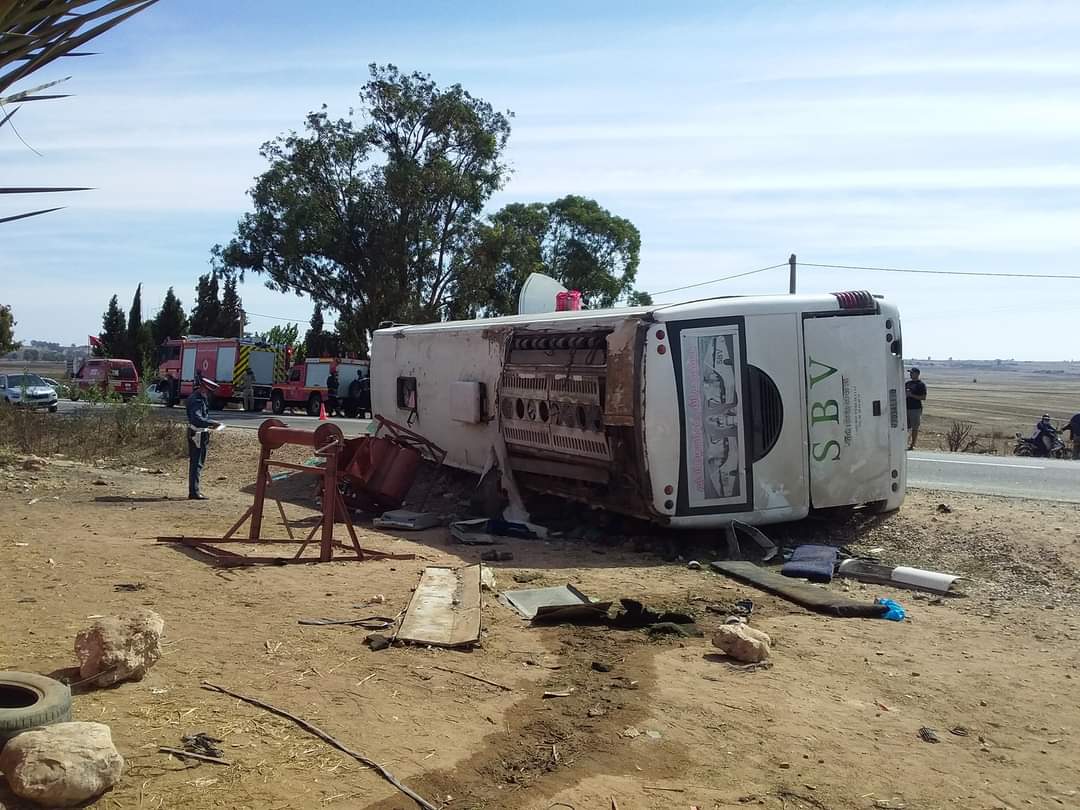  مصرع شخص وإصابة 22 بجروح متفاوتة الخطورة إثر انقلاب حافلة لنقل المسافرين بالرحامنة 