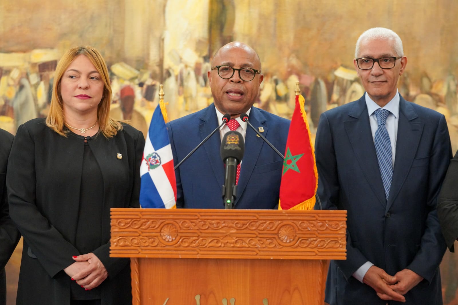 رئيس مجلس النواب يجري مباحثات مع رئيسة الجمعية الوطنية لأنغولا