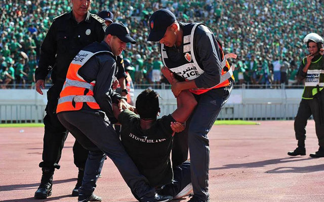  اعتقال العديد من الأشخاص وتوقيف آخرين بعد أعمال الشغب التي رافقت مباراة "الديربي" بين الرجاء والوداد 