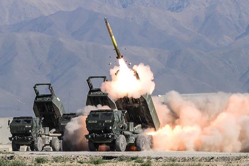 صحيفة إسبانية: الأسلحة التي وافقت واشنطن على بيعها للمغرب أثبتت فعاليتها ضد الأسلحة الروسية في أوكرانيا