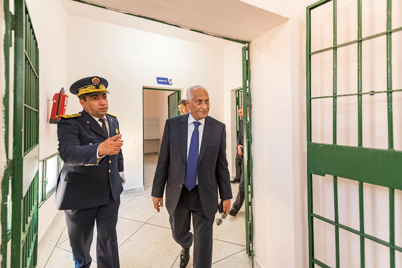  المندوبية العامة لإدارة السجون وإعادة الإدماج: عدد السجناء في المغرب سيبلغ 99 ألف سجين في أفق 2024 