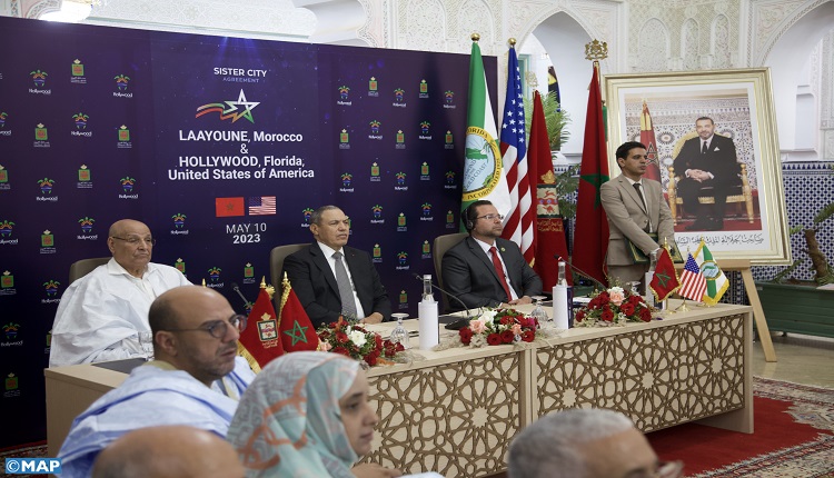  توقيع اتفاقية توأمة بين مدينة العيون وهوليوود بولاية فلوريدا الأمريكية 