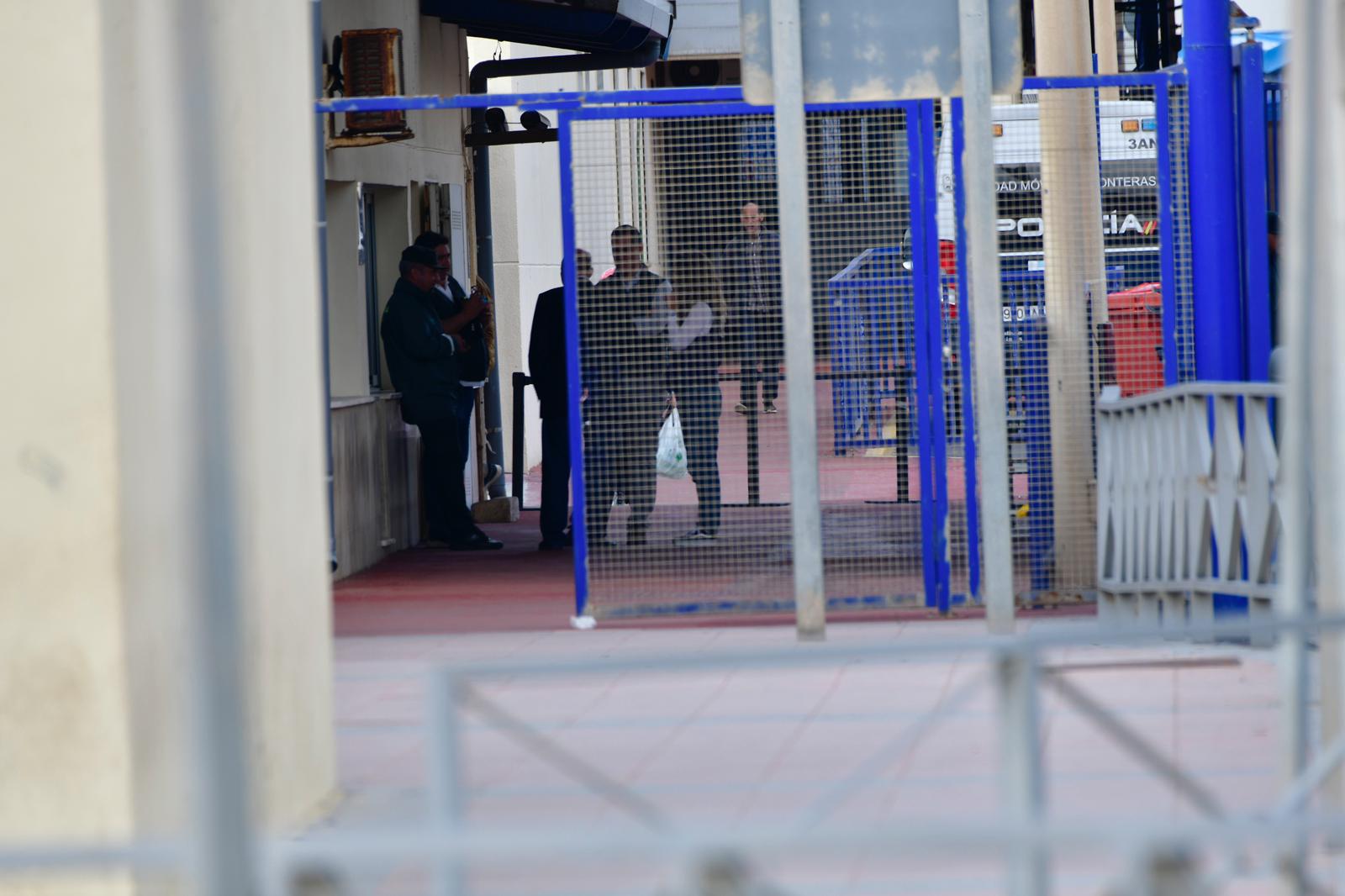  المغرب ينقل مواد البناء عبر "تارخال" لسبتة.. والاختبارات التجريبية تمكن مدريد والرباط من الوقوف على أخطاء تقنية 